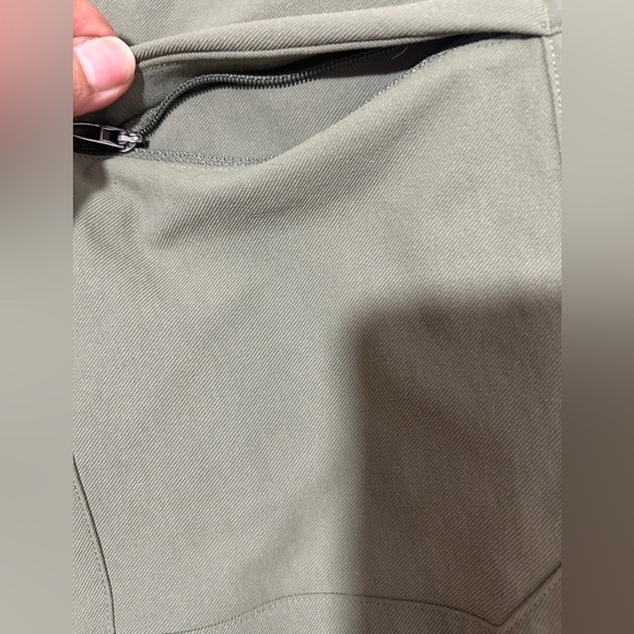 Lululemon Olive Cargo Pants for Men size 30 - Picture 5 of 8